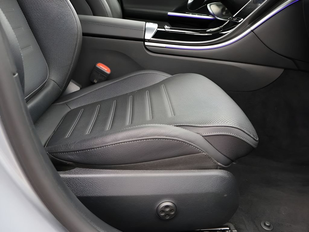Used 2024 Cirrus Silver Metallic Mercedes-Benz C 43 AMG® image 10