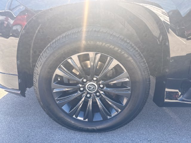 Used 2022 Black Lexus 460 image 10