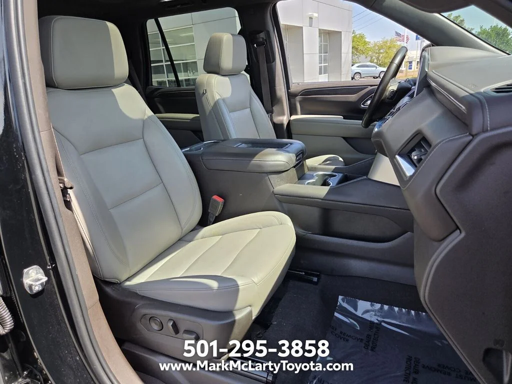 Used 2021 Black Chevrolet Z71 image 16