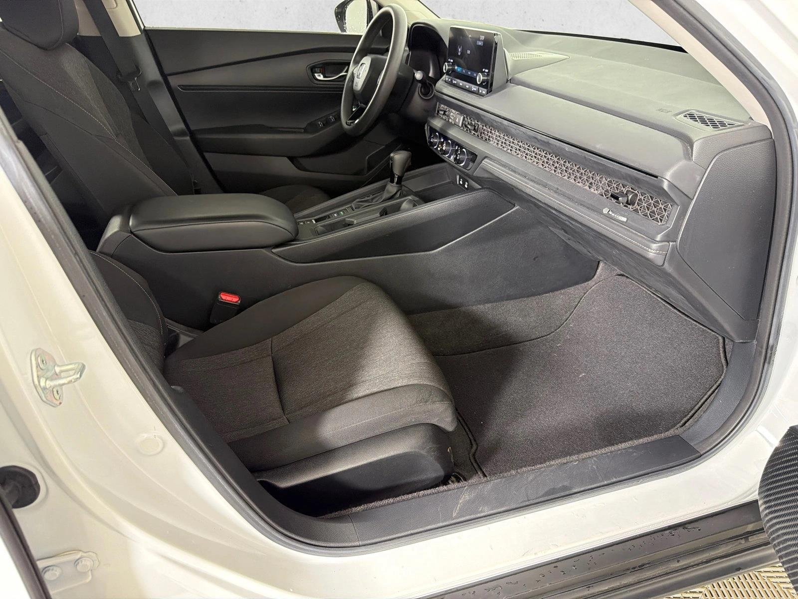 Used 2023 White Honda LX image 13