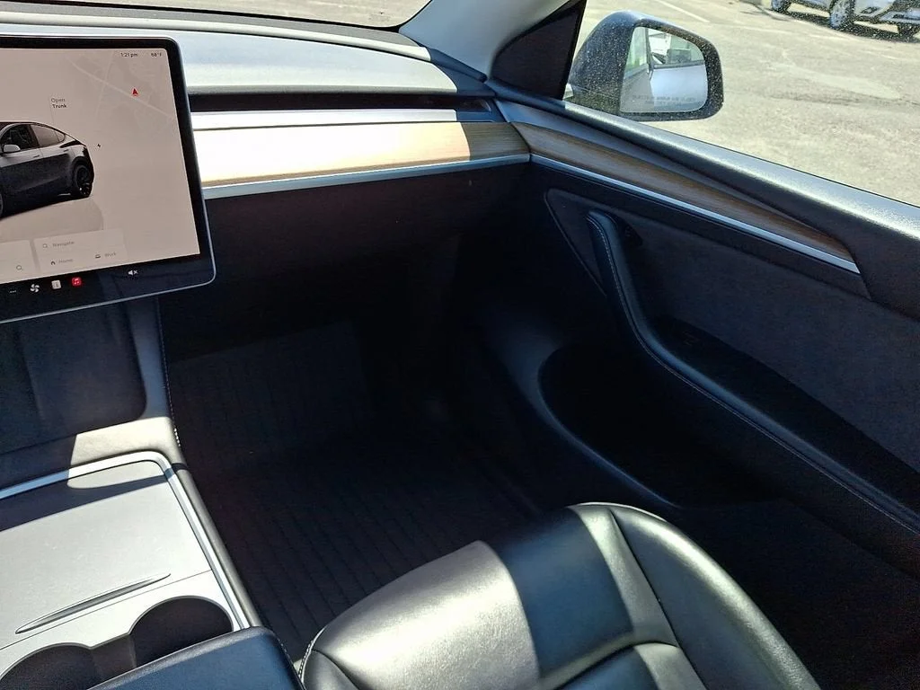 Used 2022  Tesla Performance image 48