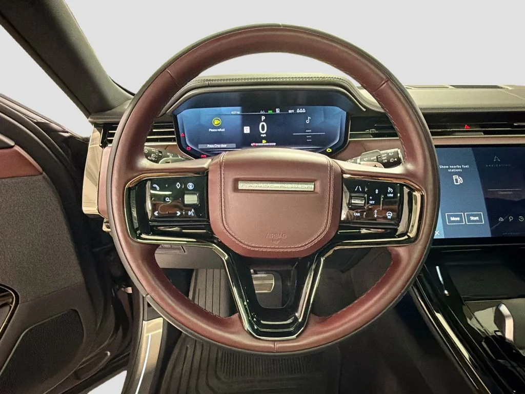 Certified Used 2024  Land Rover Dynamic SE image 12