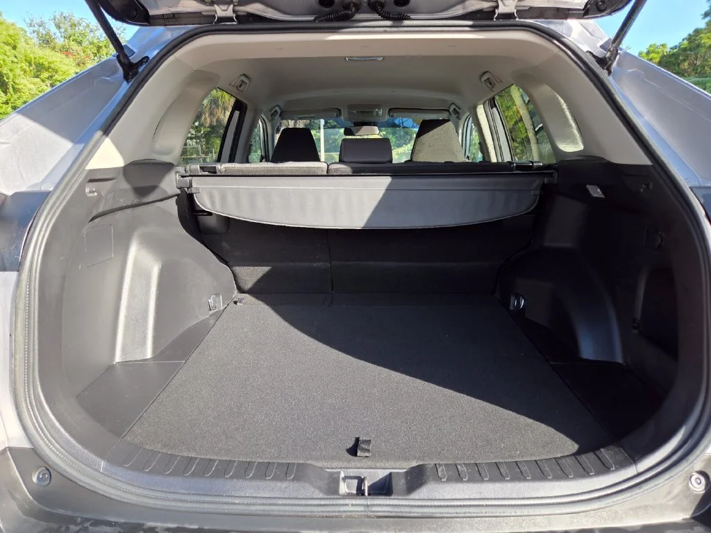 Certified Used 2021 Silver Toyota XLE image 19