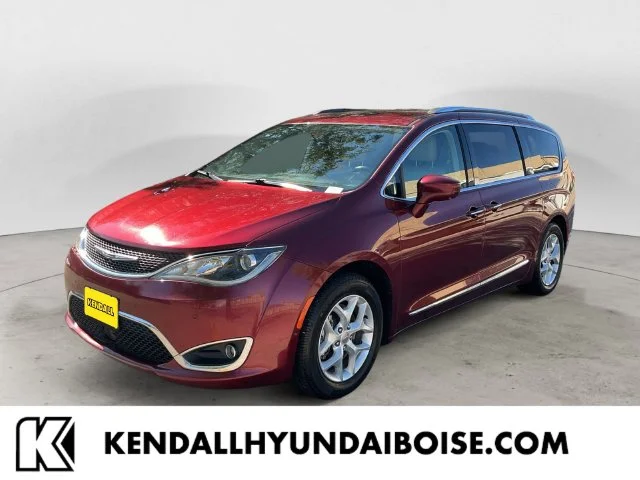 2017 Chrysler Pacifica Touring-L Plus