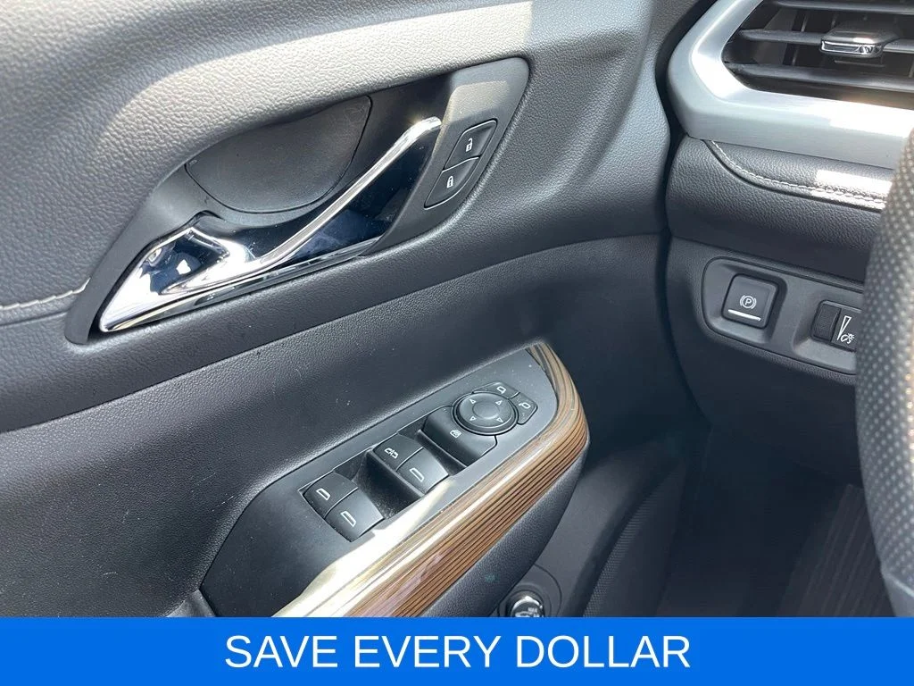 Used 2023 White GMC SLE image 18