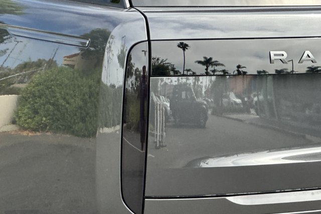 New 2027 Carpathian Grey Land Rover SE image 25