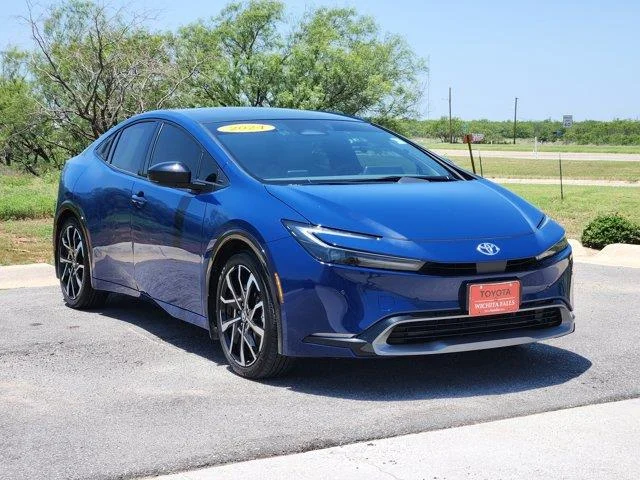 Used 2024 Reservoir Blue Toyota XLE image 3