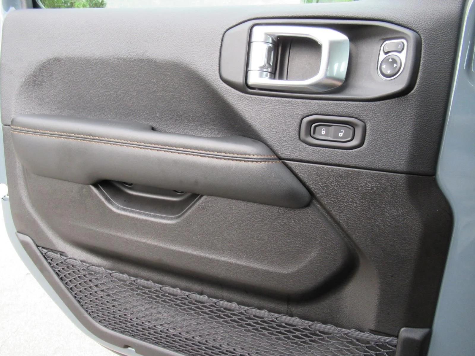 Used 2025 Gray Jeep High Tide image 22