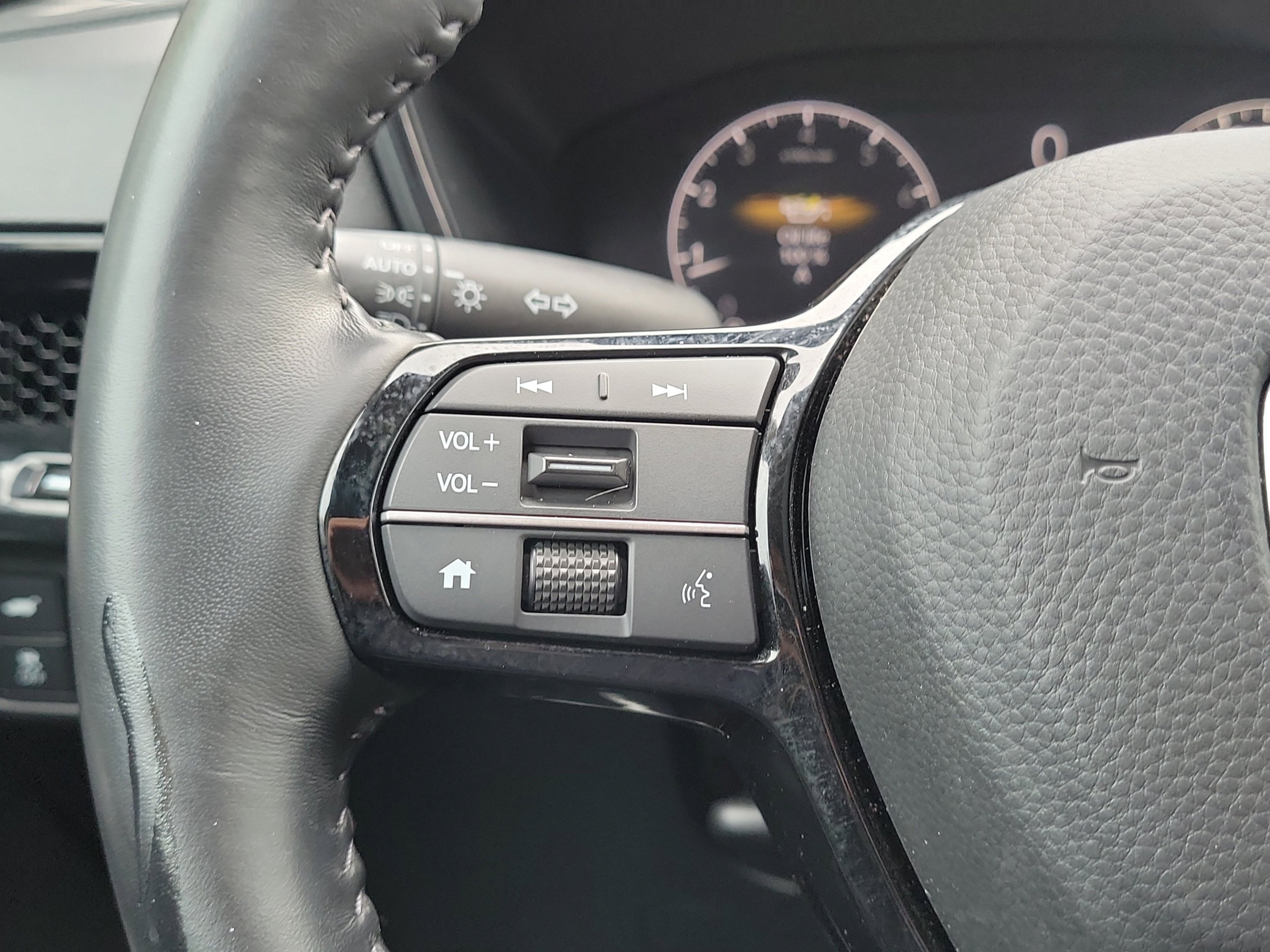 Used 2025 Blue Honda EX-L image 30