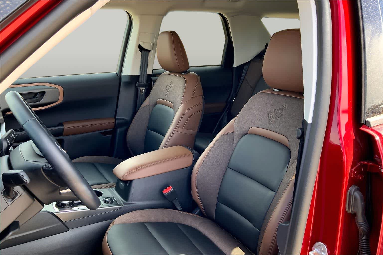 New 2025 Ruby Red Metallic Tinted Clearcoat Ford Outer Banks® image 8