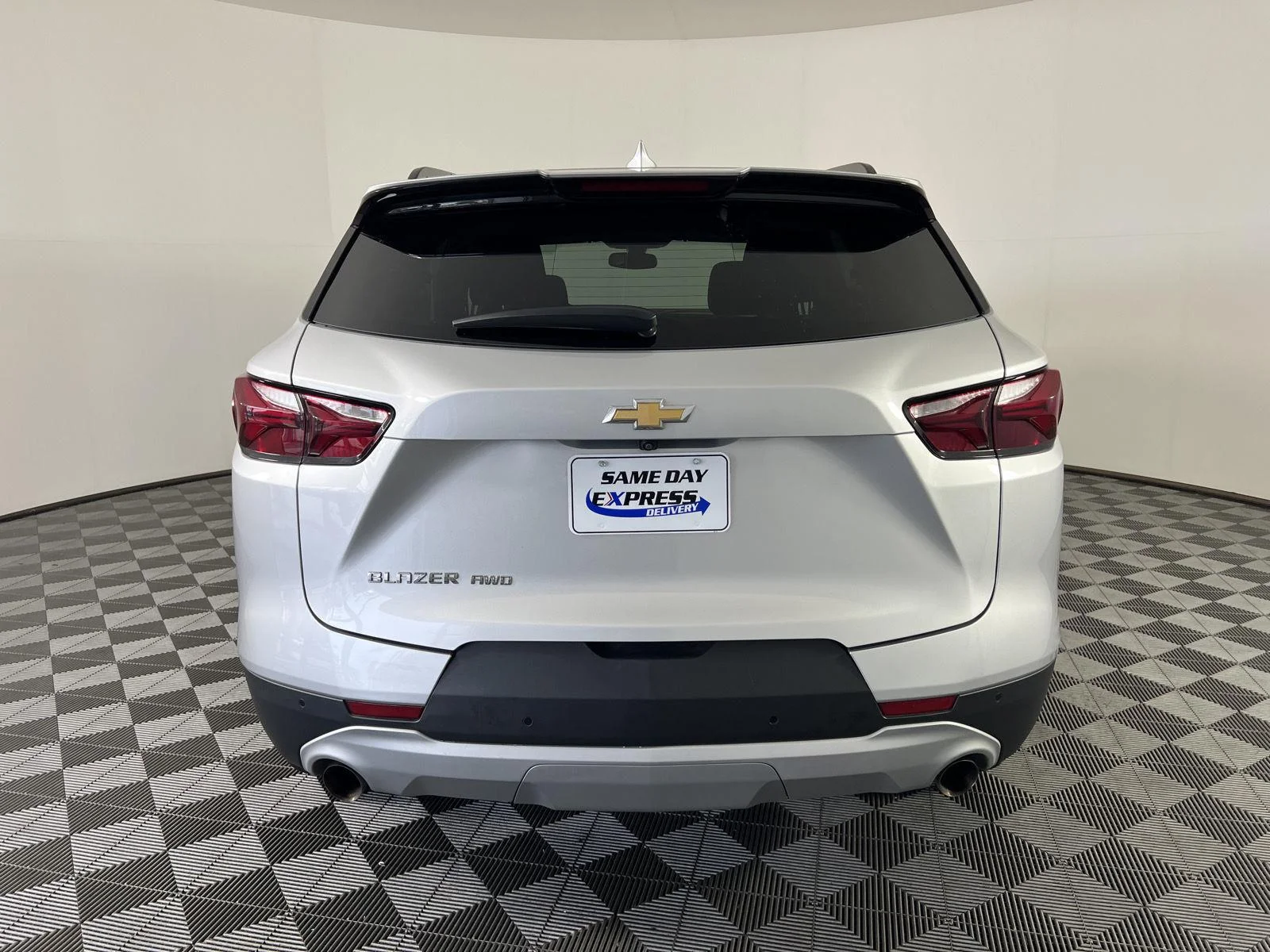 Used 2020 Silver Ice Metallic Chevrolet LT image 24