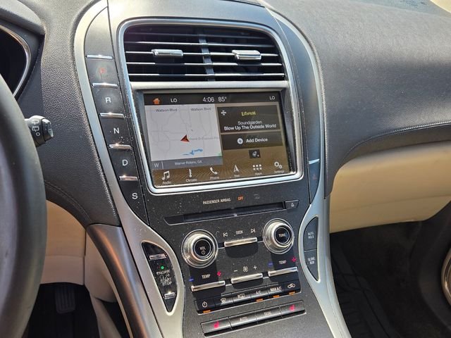 Used 2016 Platinum Lincoln Select image 18