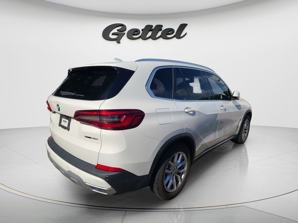 Used 2020 White BMW sDrive40i image 4