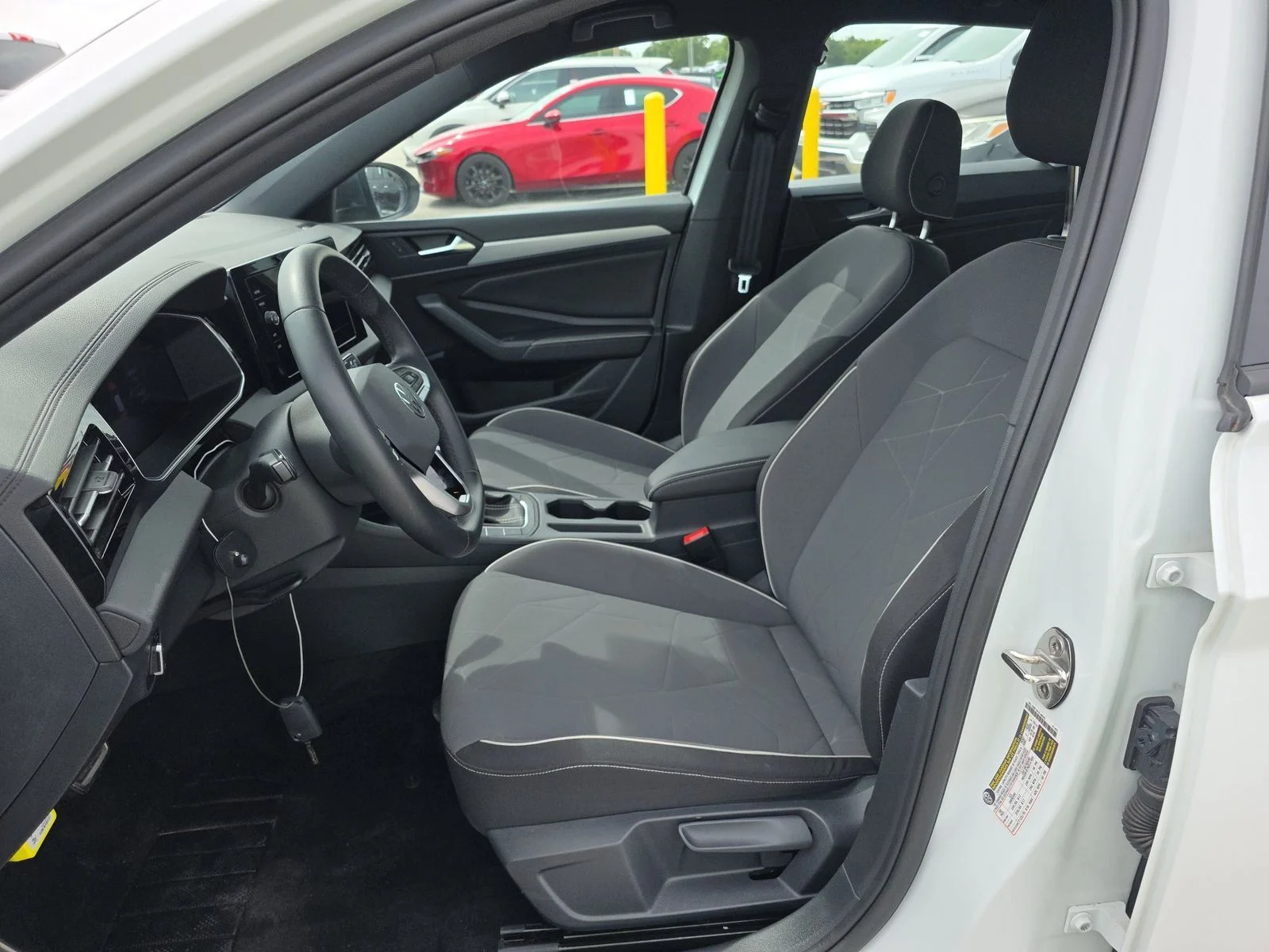 Used 2025  Volkswagen 1.5T Sport image 3