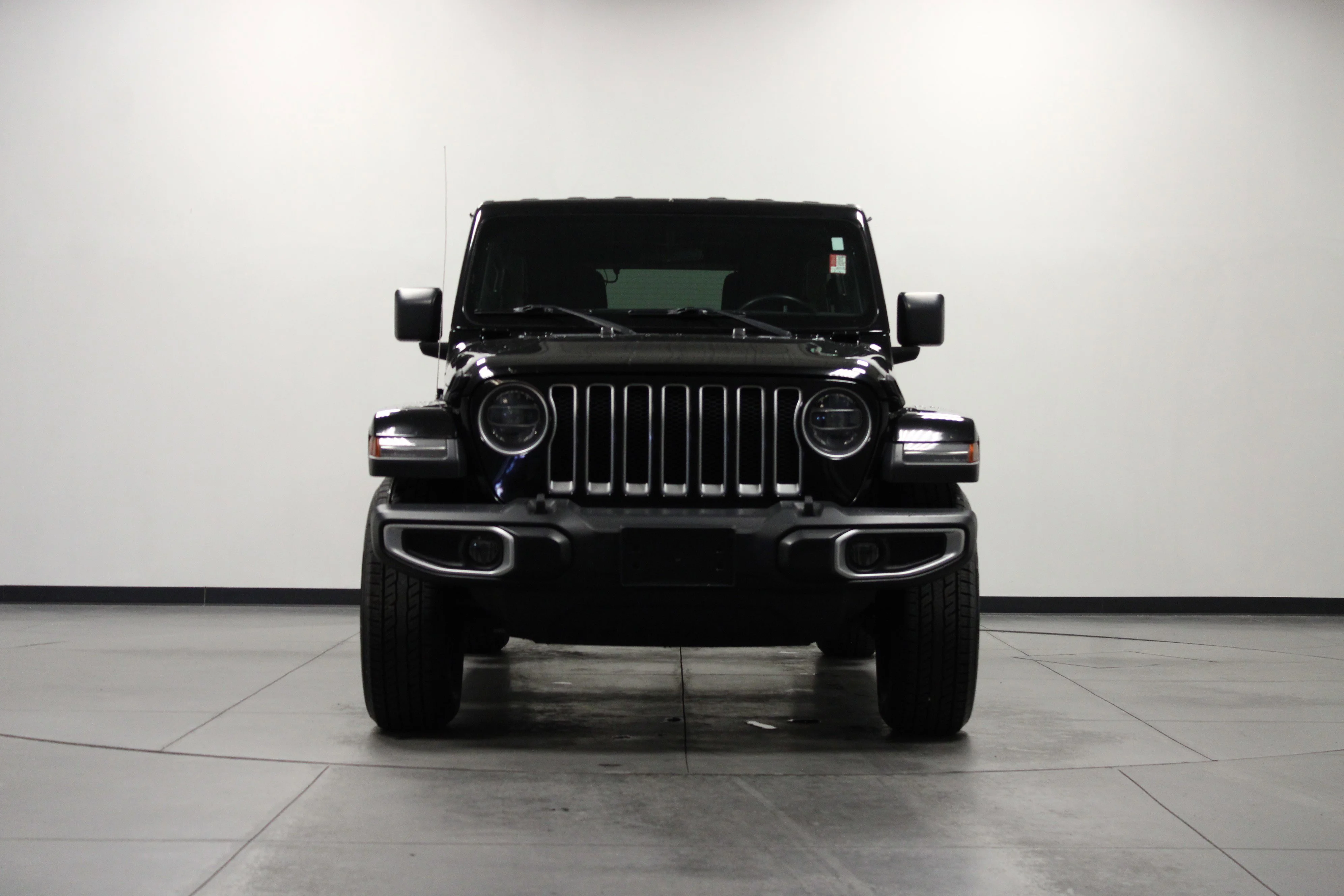 Used 2018 Black Clearcoat Jeep Sahara image 9