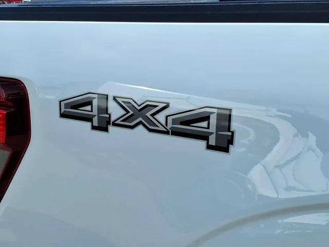 Used 2025 Oxford White Ford XLT image 6