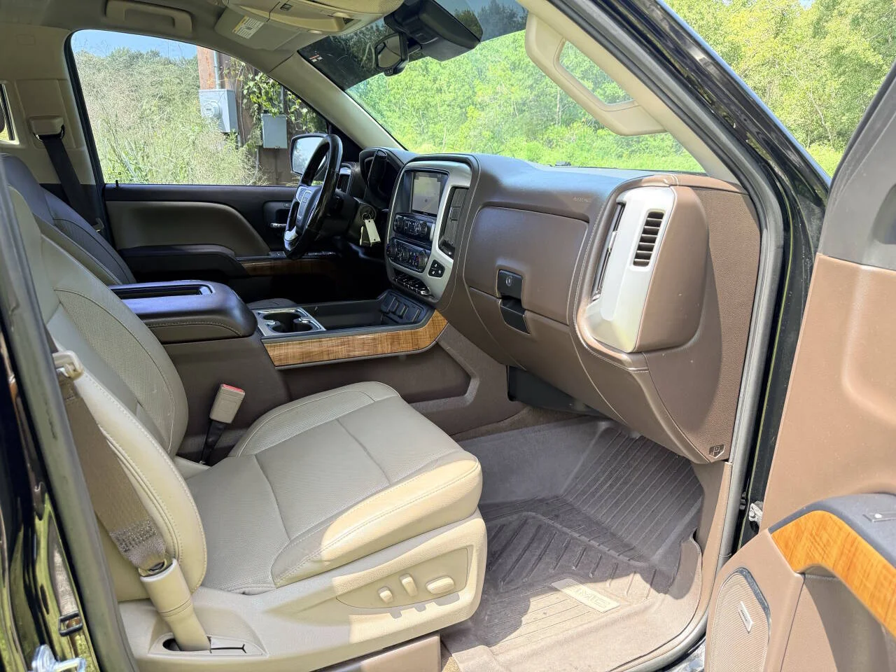 Used 2018 Black GMC SLT 4x2 4dr Crew Cab 5.8 ft. SB image 16