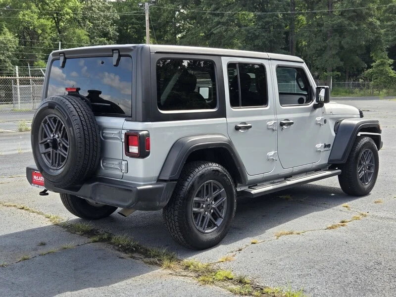 Used 2024 Silver Zynith Clearcoat JEEP SPORT S image 5