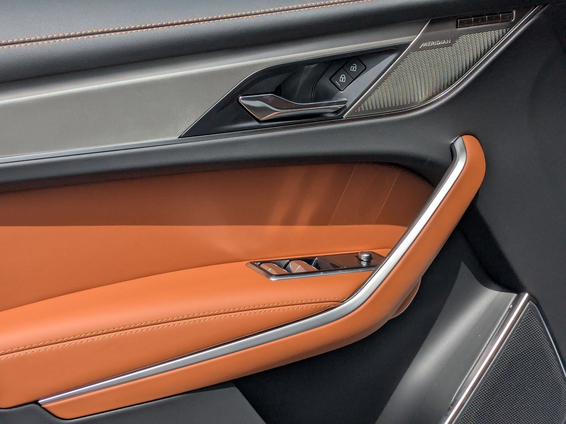 2026 Jaguar F-Pace R-Dynamic S - Photo 12