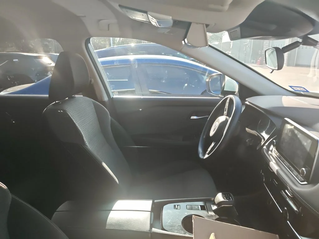 Used 2022 White Nissan SV image 5