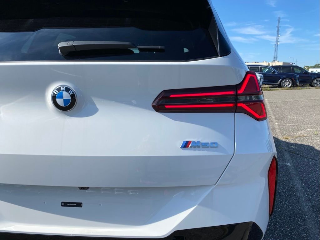 New 2026 Alpine White BMW M50 xDrive image 5