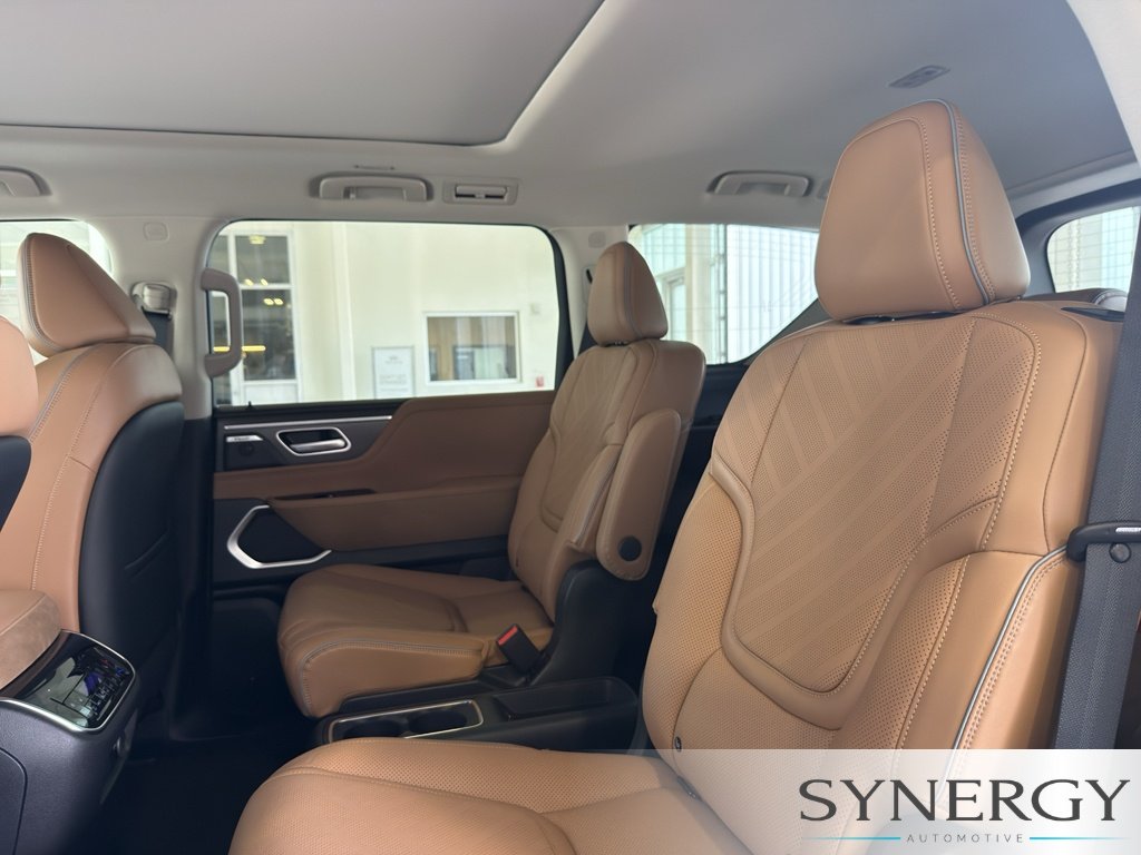 New 2027 Radiant White INFINITI LUXE image 30