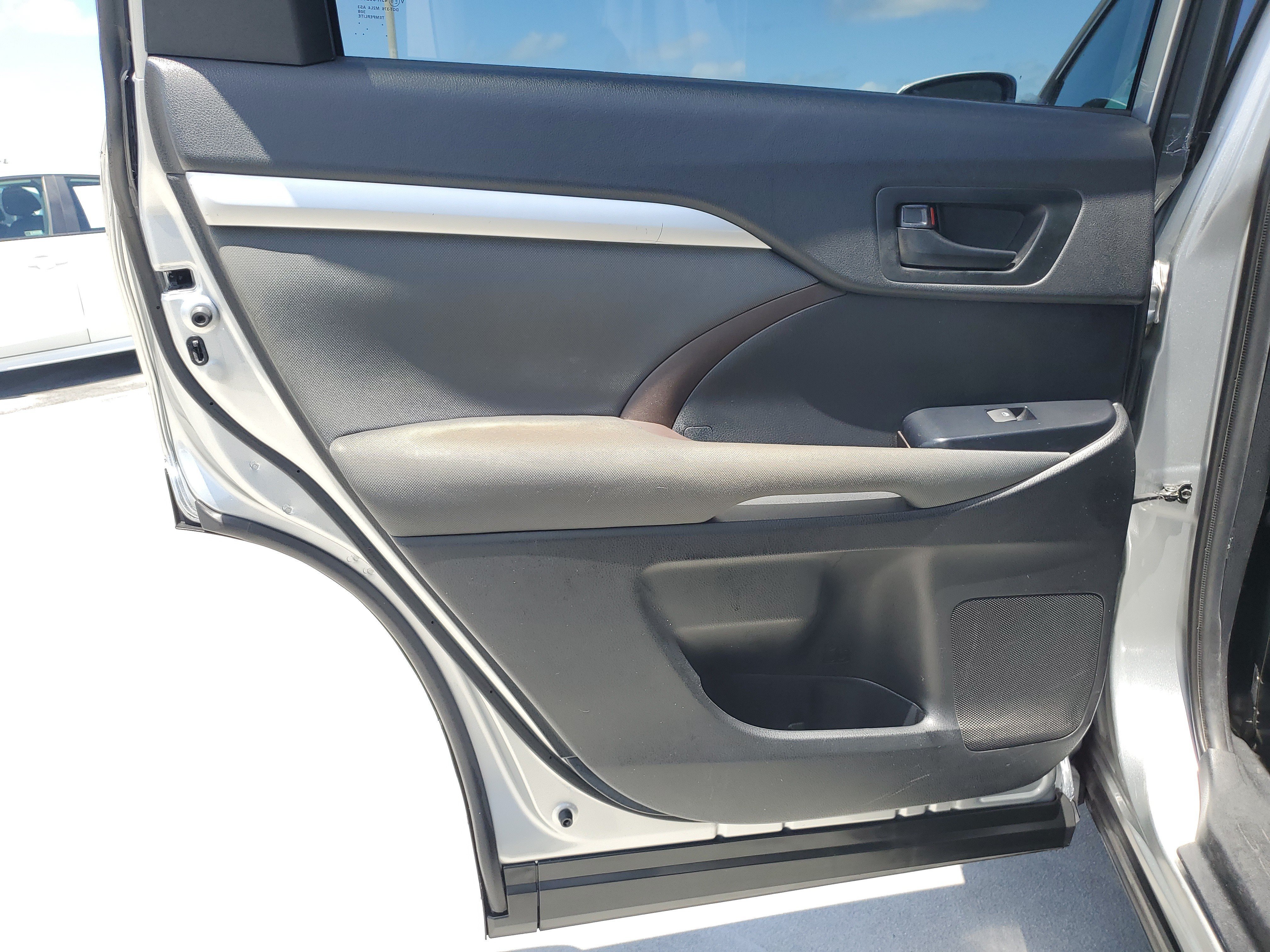 Used 2019 Celestial Silver Metallic Toyota LE image 16