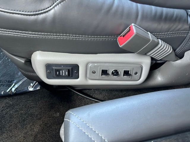 Used 2020 Summit White GMC Explorer Limited SE image 33