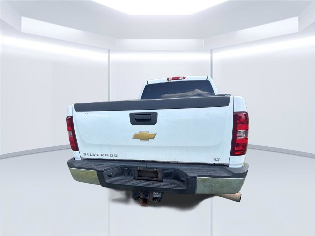 Used 2013 White Chevrolet LT image 15