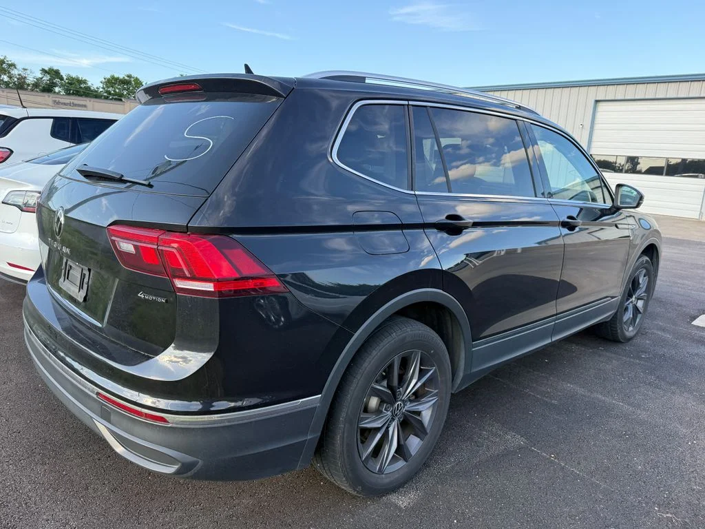 Used 2022 Black Volkswagen 2.0T SE image 10