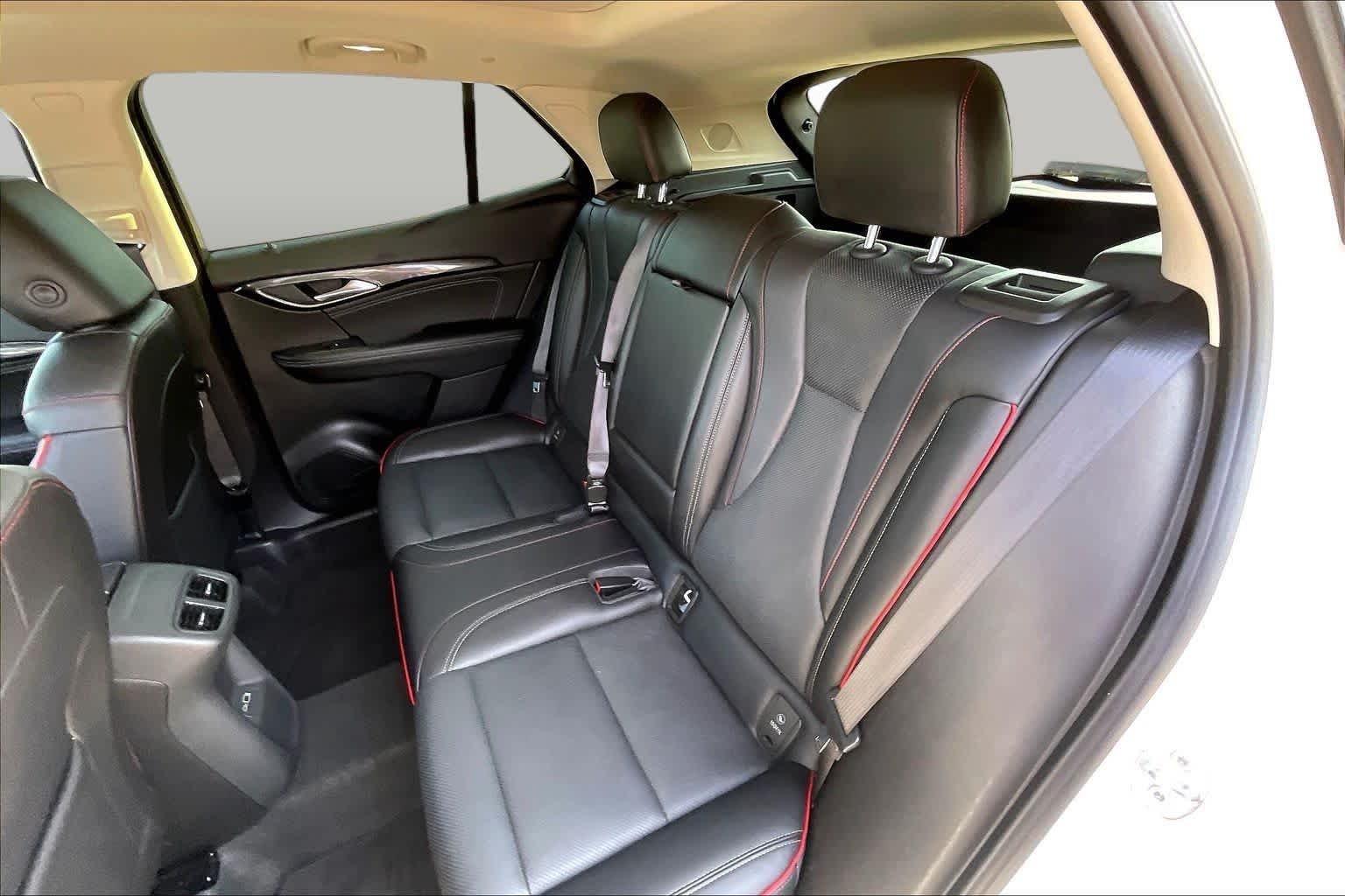 Used 2023 White Frost Tricoat Buick Essence image 41