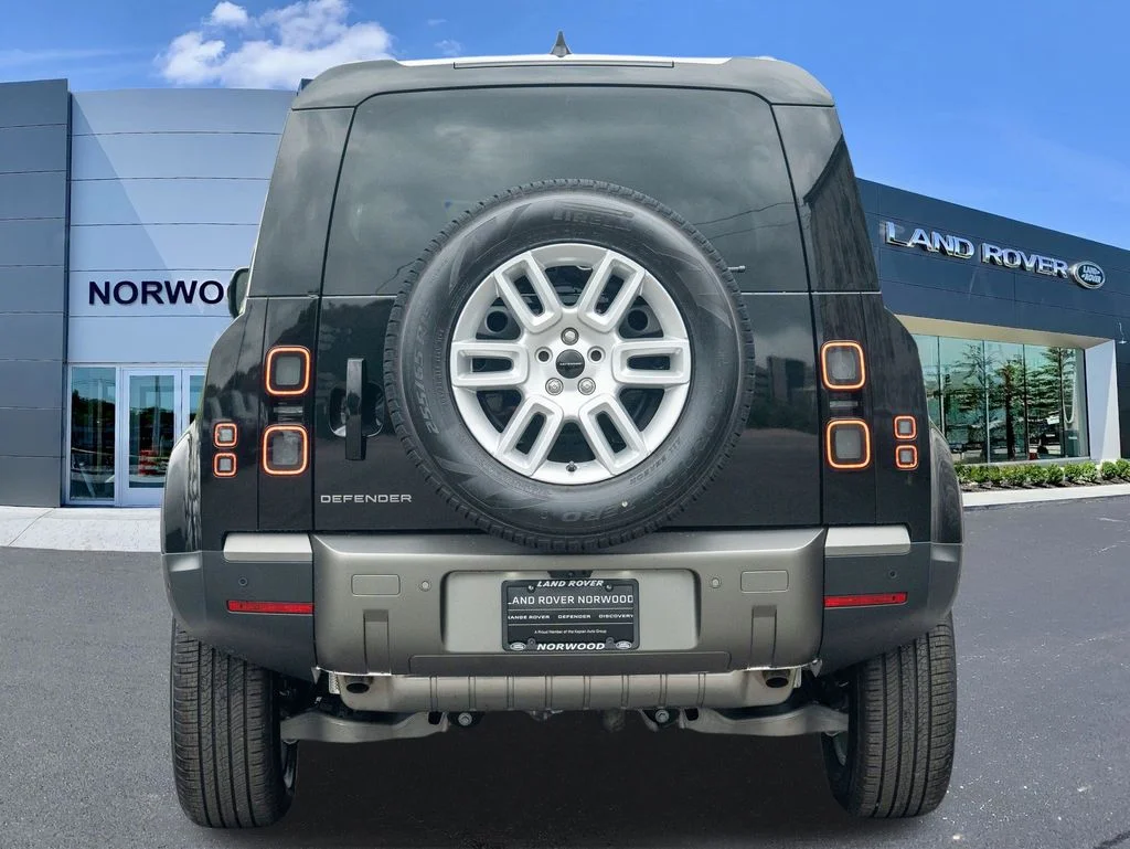 New 2026 Santorini Black Land Rover S image 5