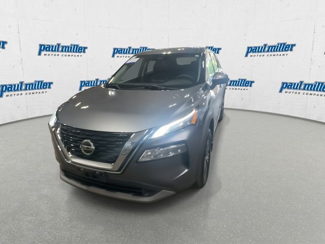 Certified Used 2021 Gun Metallic Nissan SV image 4