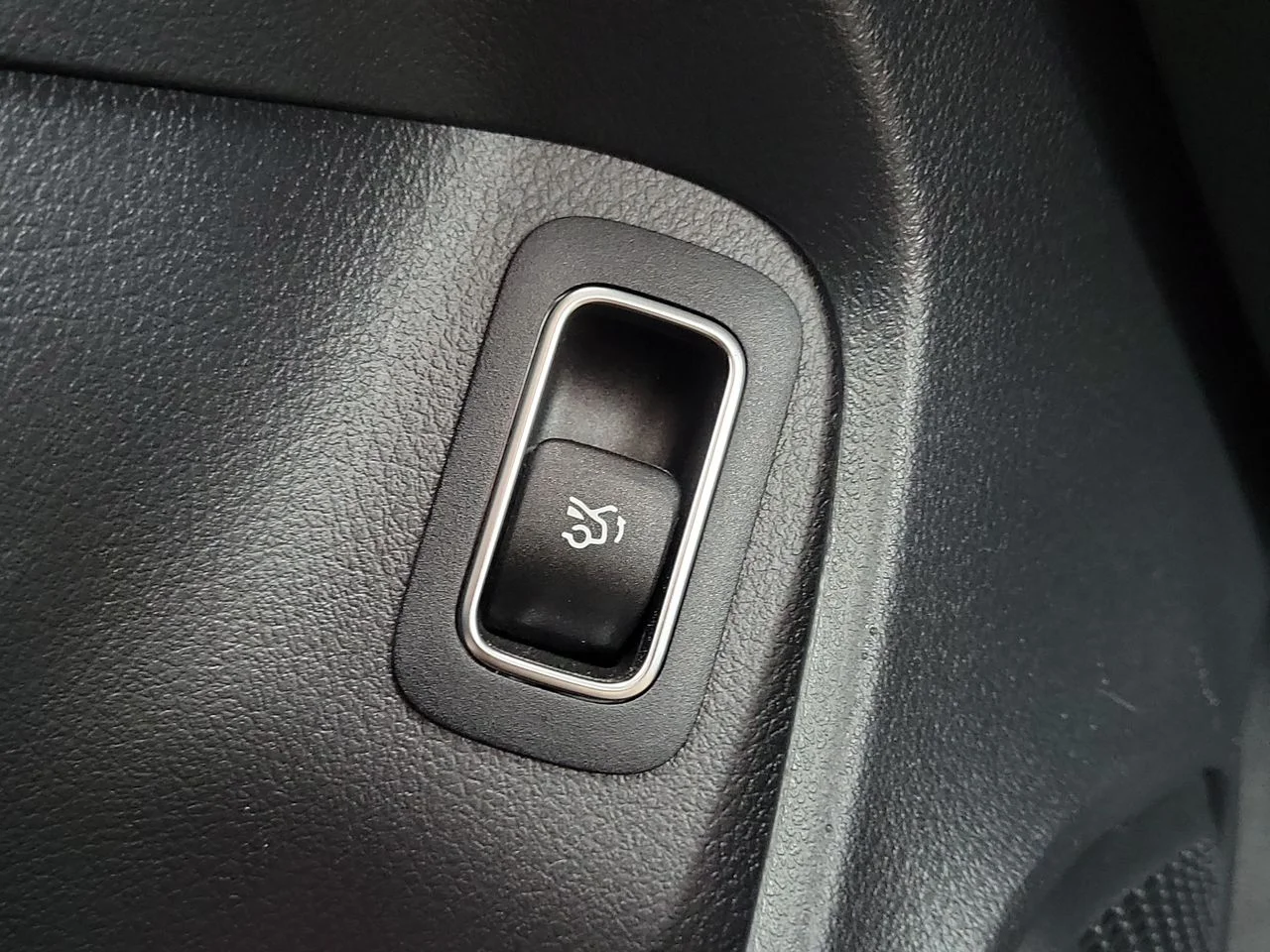 Certified Used 2026 Silver Mercedes-Benz CLA 250 image 25