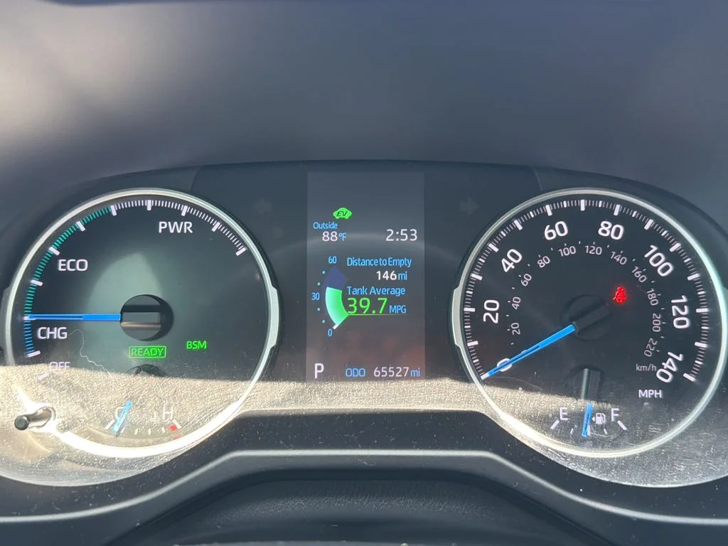 2021 Toyota RAV4 XLE - Photo 12