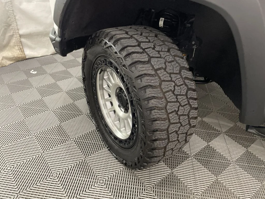 2024 Chevrolet Colorado ZR2 - Photo 30