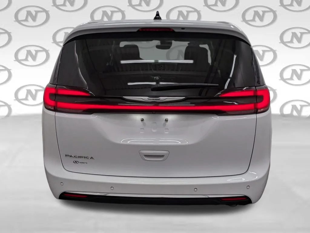 Used 2024 White Chrysler Touring L image 25
