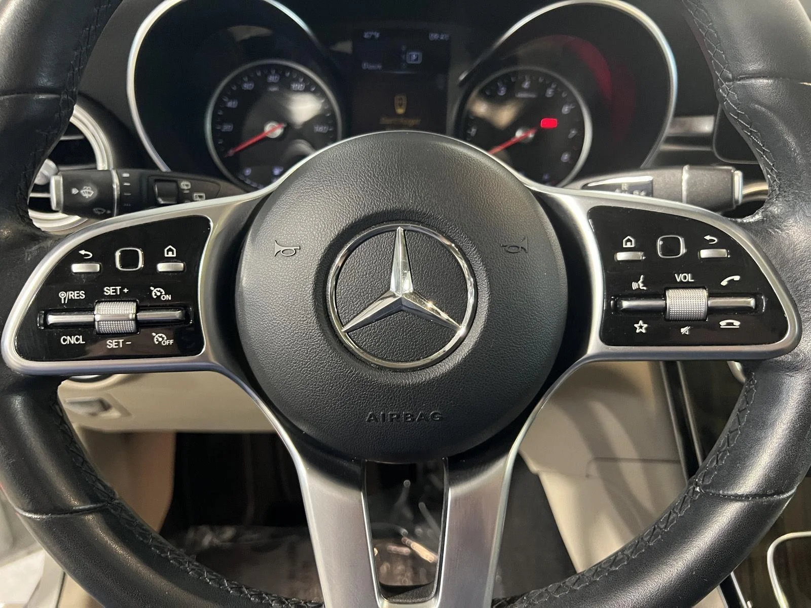 Used 2021 Polar White Mercedes-Benz GLC 300 image 21