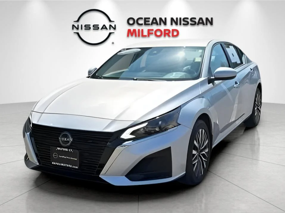Certified Used 2023 Brilliant Silver Metallic Nissan 2.5 SV image 1