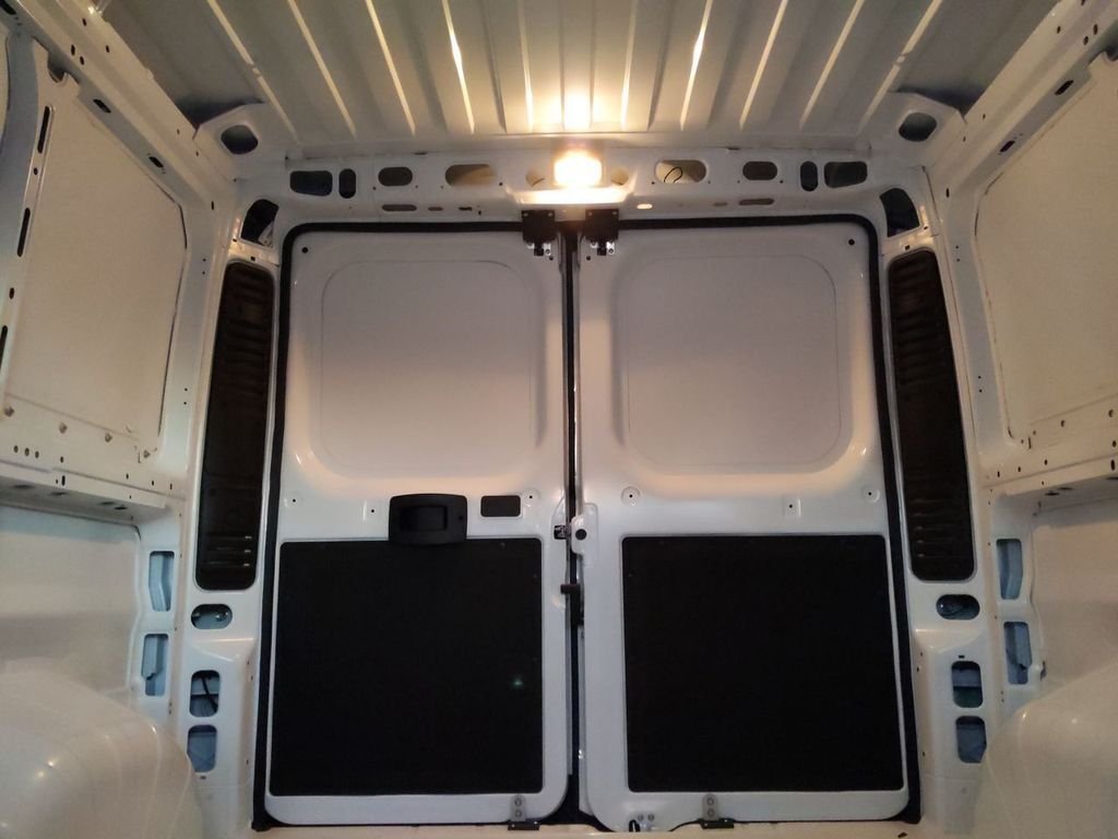 New 2026 Bright White Clear-Coat Exterior Paint RAM Low Roof image 35