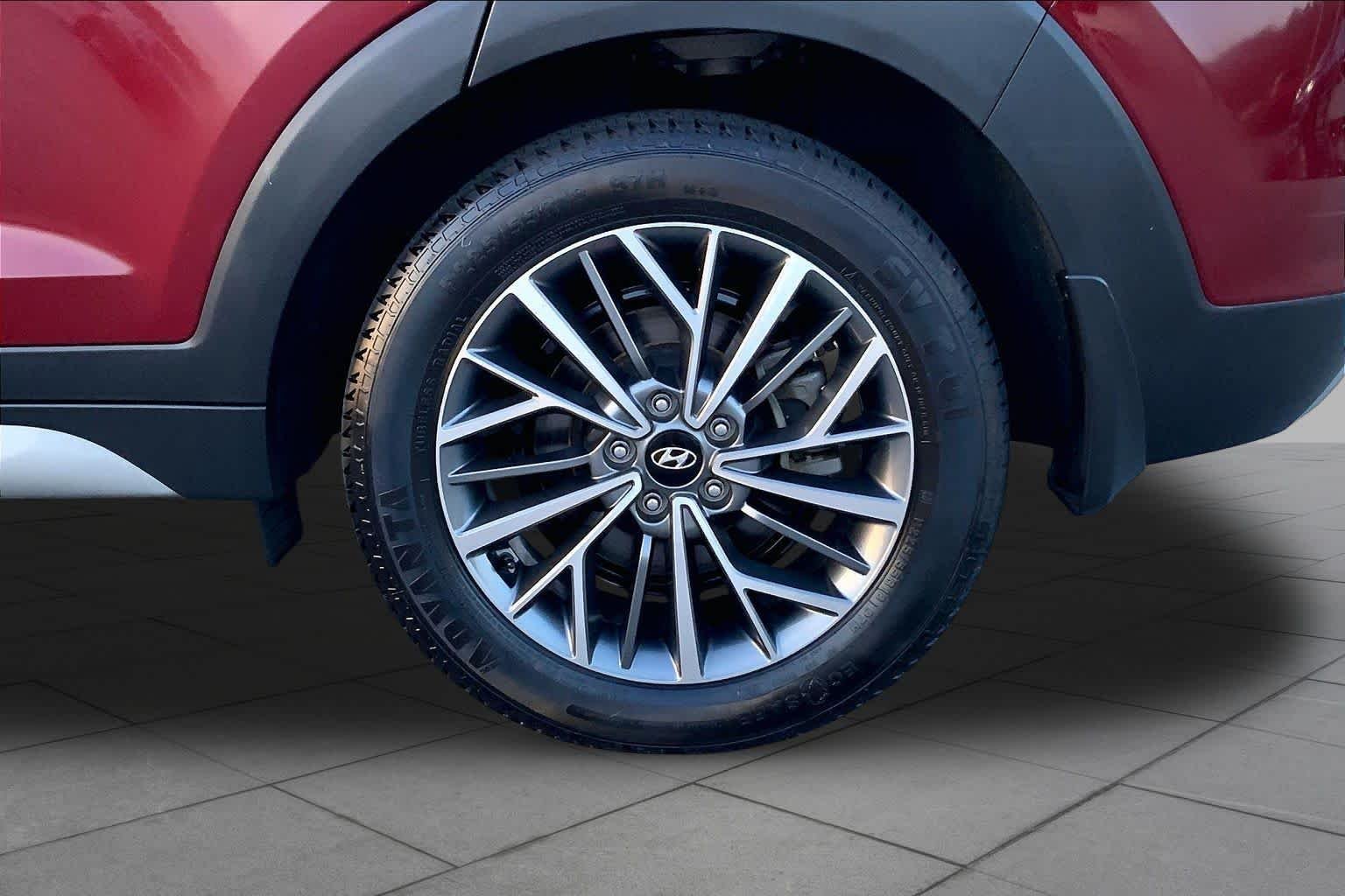 Used 2020 Gemstone Red Hyundai SEL image 10