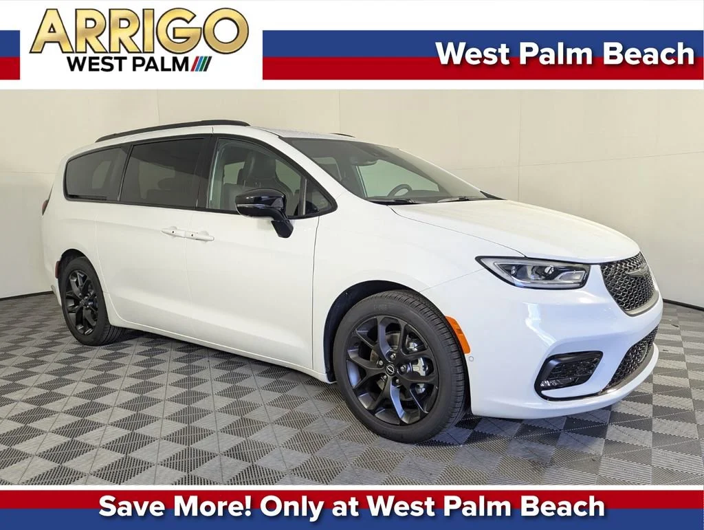 2026 Chrysler Pacifica Select's photo