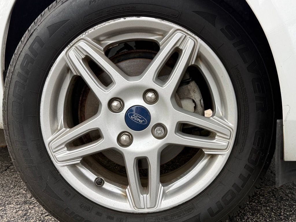 Used 2019 White Ford SE image 10