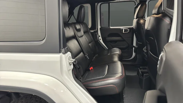 Used 2022 Bright White Clearcoat Jeep Unlimited Sahara image 24