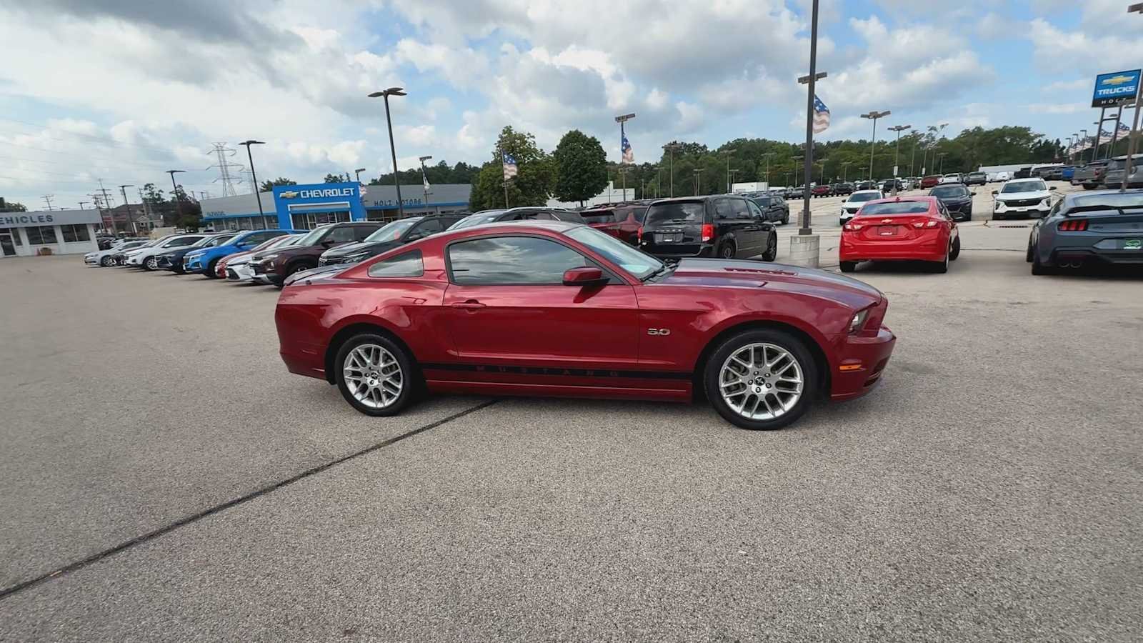 Used 2014 Black Ford GT Premium image 9