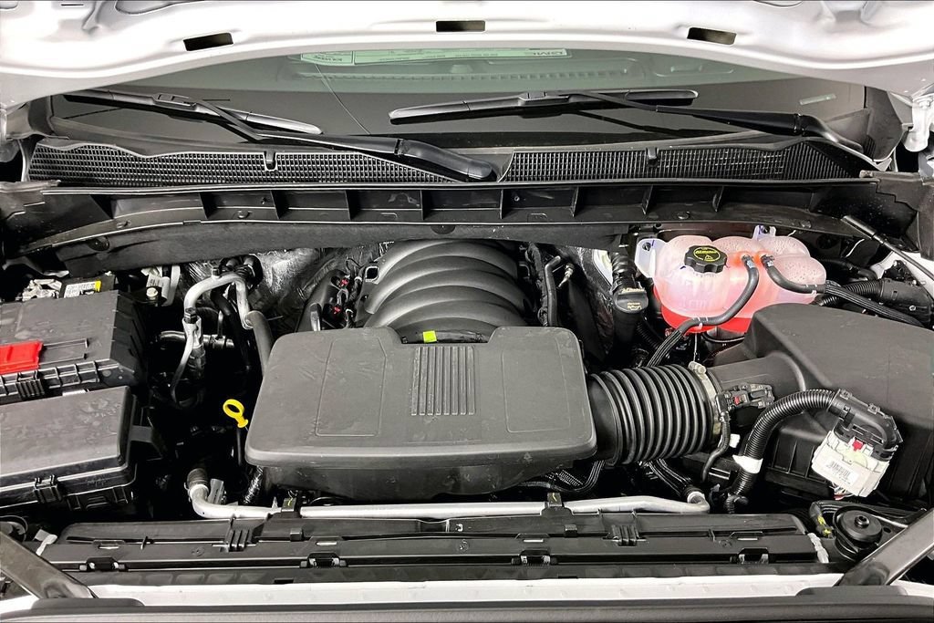 New 2026 Summit White GMC Pro image 2