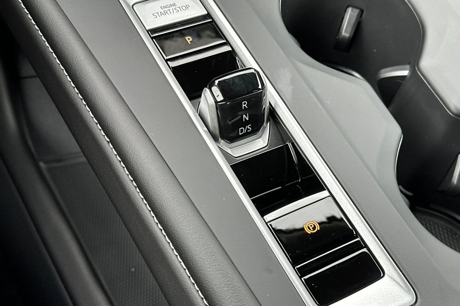 New 2026 White Volkswagen 2.0T SE image 21