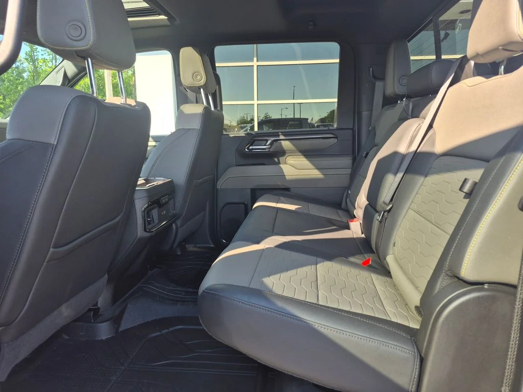 Used 2025 Gray Chevrolet ZR2 image 19