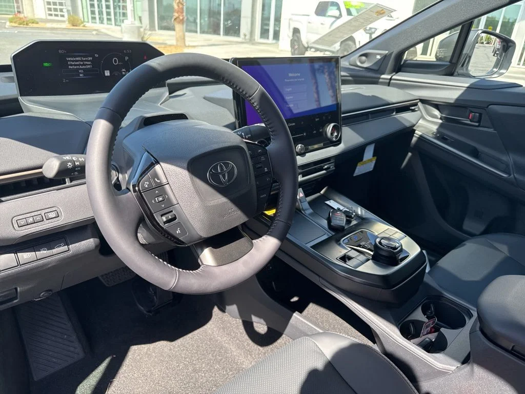 New 2026 Wind Chill Pearl <sup>1</sup> Toyota  Limited image 9