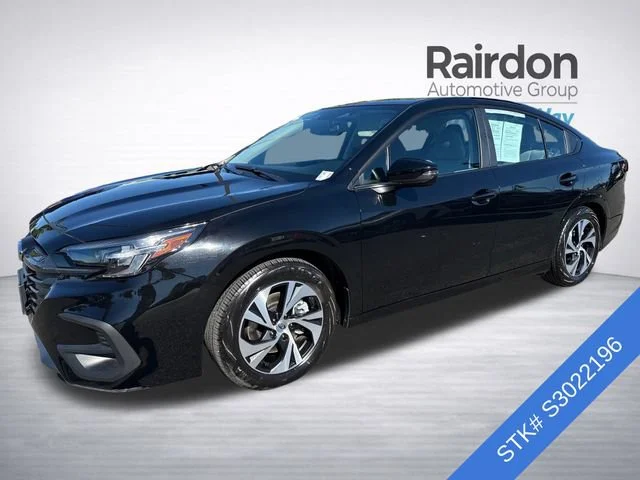 Used 2025 Crystal Black Silica Subaru Premium image 3